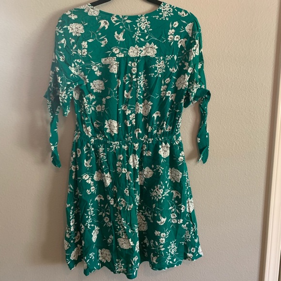 Green dress - Picture 2 of 2